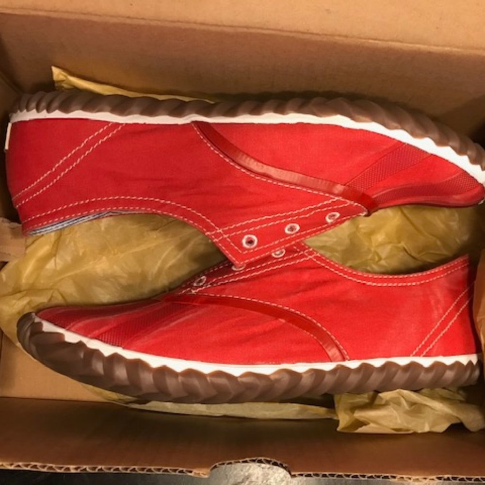 EUC Sorel Slip on Canvas Shoes